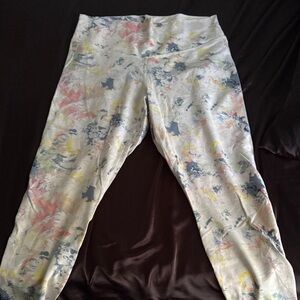 Old Navy women’s  Leggings with Pastel Floral Design